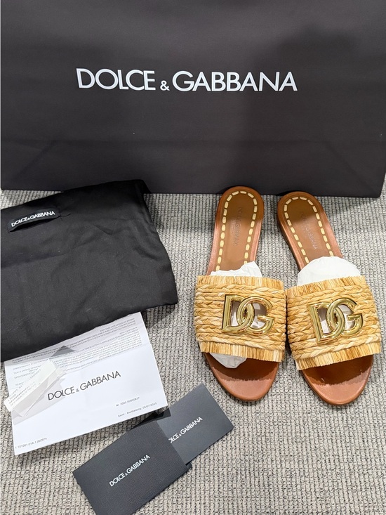 Dolce & Gabbana Shoes - DOLCE & GABBANA DG Medallion Raffia Slide Sandals 9.5 MINT! RARE!
